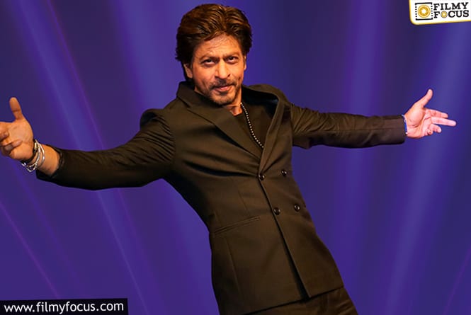 शाहरुख खान बने दुनिया के चौथे अमीर एक्टर, अमिताभ बच्चन और सलमान खान से हैं बहुत आगे!