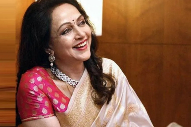 Hema Malini: बॉलीवुड की ‘ड्रीम गर्ल’ हेमा मालिनी आज 75 साल की हो रही हैं, एक्ट्रेस के जर्नी पर एक नजर!
